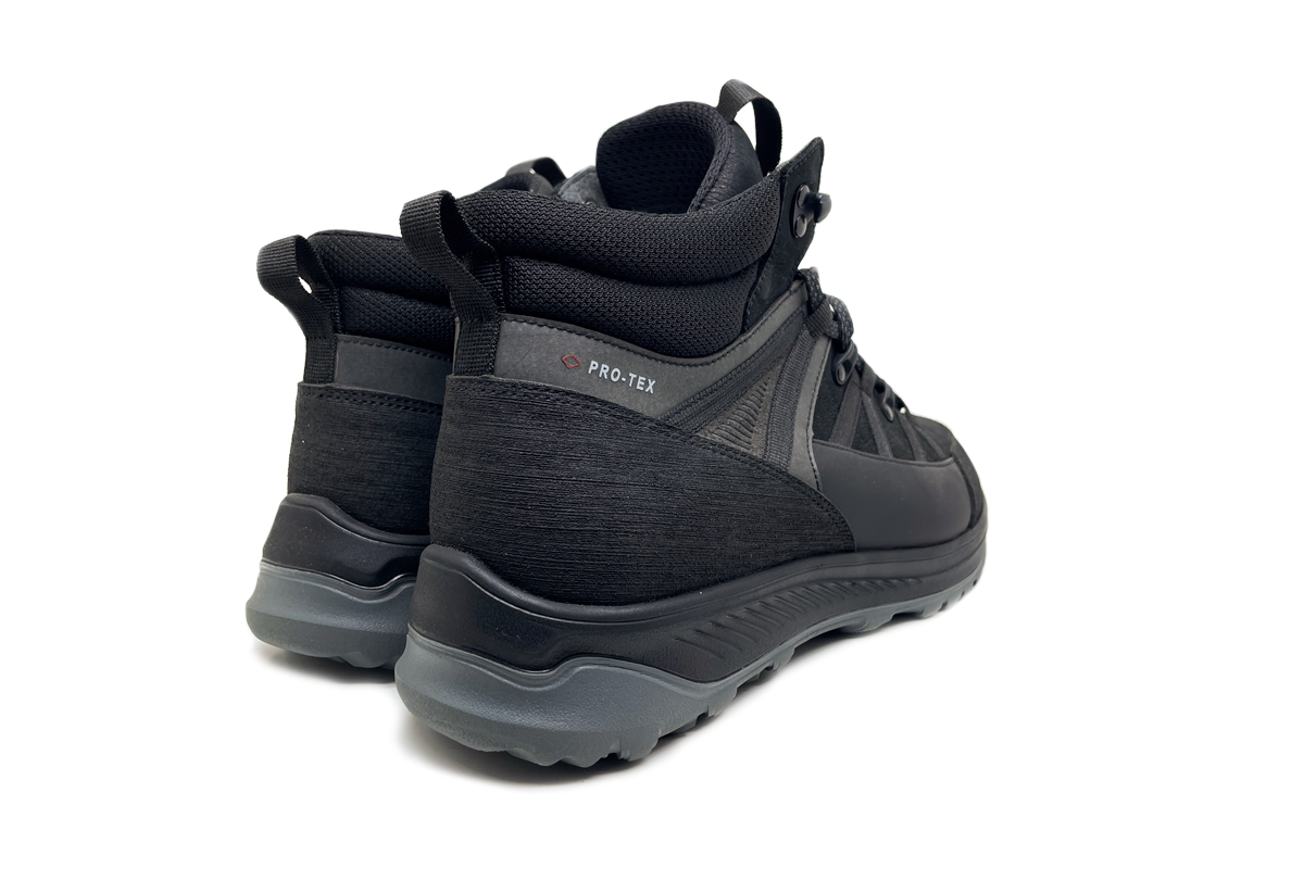 Чоловічі зимові шкіряні черевики Clubshoes чорний Tisot Bot