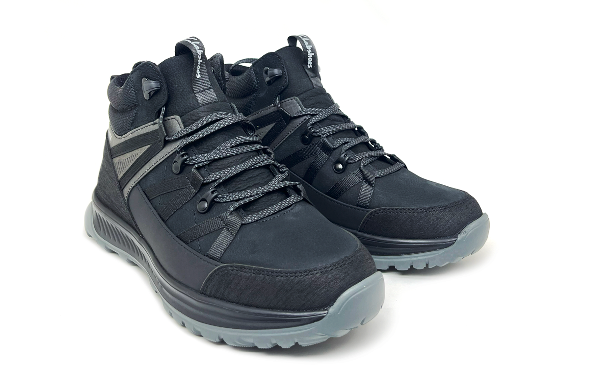 Чоловічі зимові шкіряні черевики Clubshoes чорний Tisot Bot