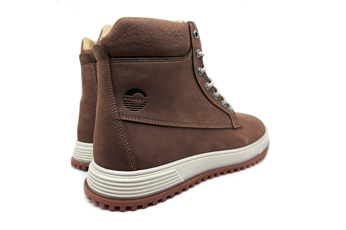Чоловічі зимові шкіряні черевики Clubshoes коричневий Stride