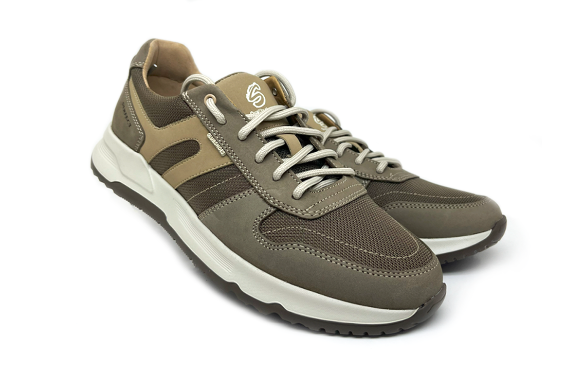 Чоловічі шкіряні кросівки Clubshoes бежеві Kobi