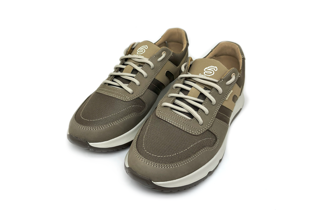Чоловічі шкіряні кросівки Clubshoes бежеві Kobi