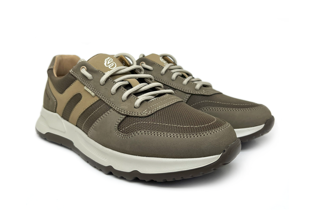 Чоловічі шкіряні кросівки Clubshoes бежеві Kobi