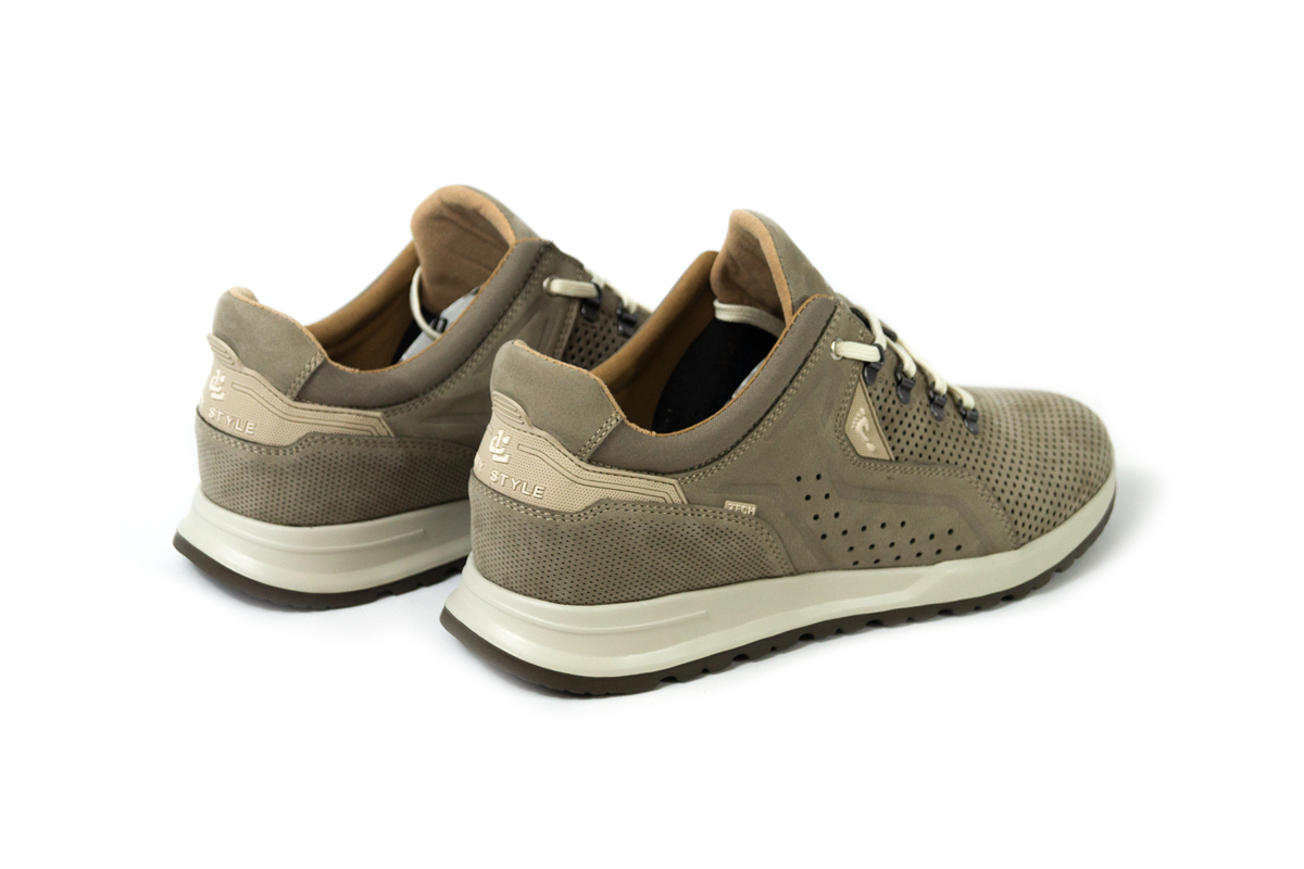 Чоловічі весняні - осінні шкіряні кроссівки Clubshoes бежеві Turin Light
