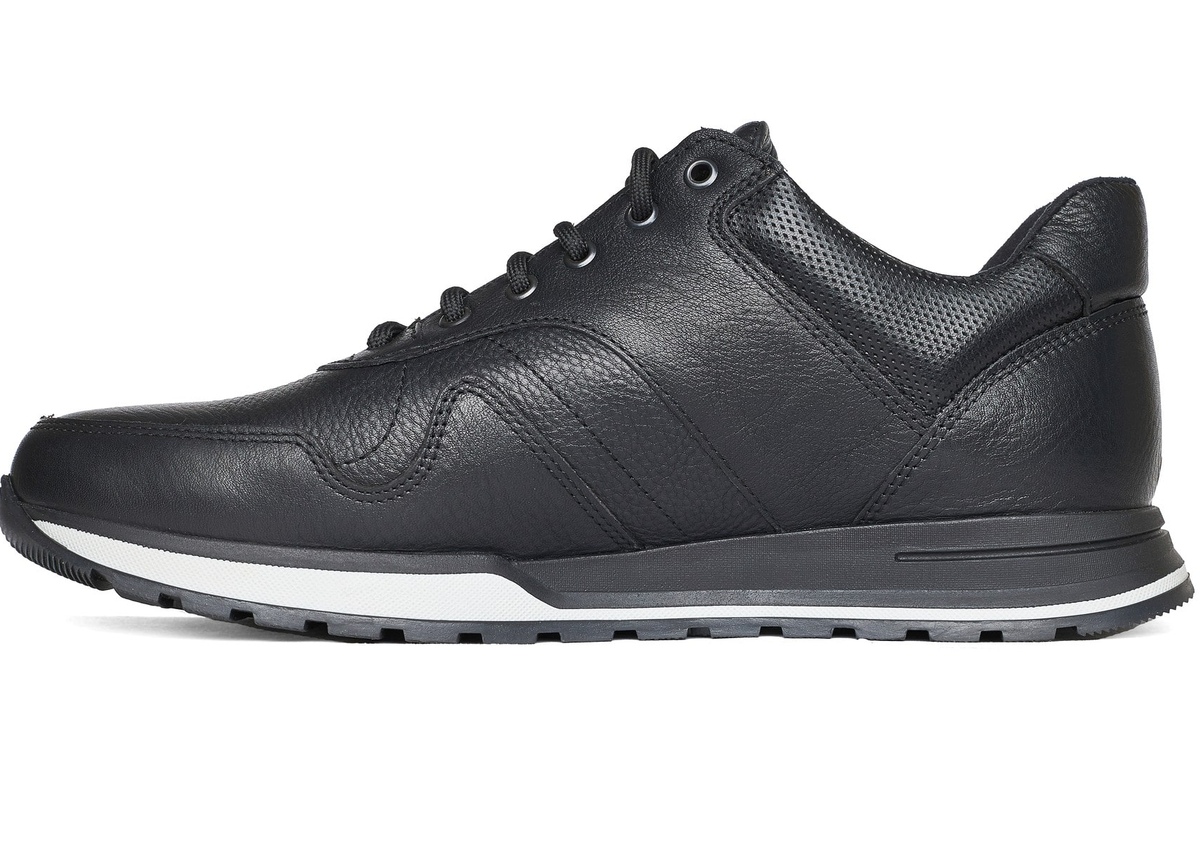 Чоловічі весняні - осінні шкіряні кросівки Clubshoes чорний Rossi