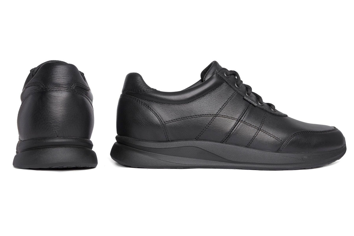 Чоловічі весняні - осінні шкіряні кросівки Clubshoes чорний Dandy