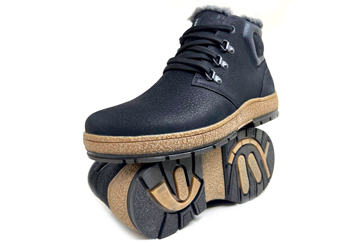 Чоловічі  зимові черевики з нубуку Clubshoes чорний Coolzen