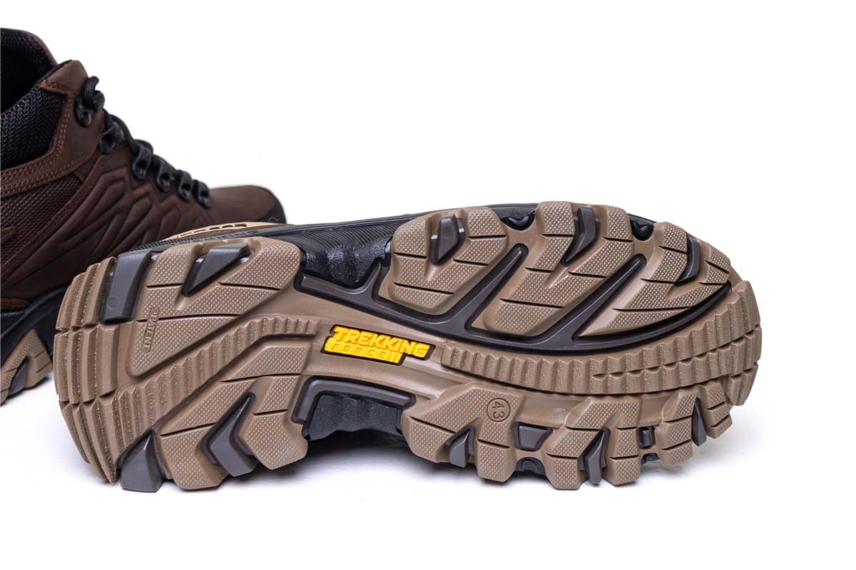 Чоловічі зимові шкіряні черевики Clubshoes коричневий Shox