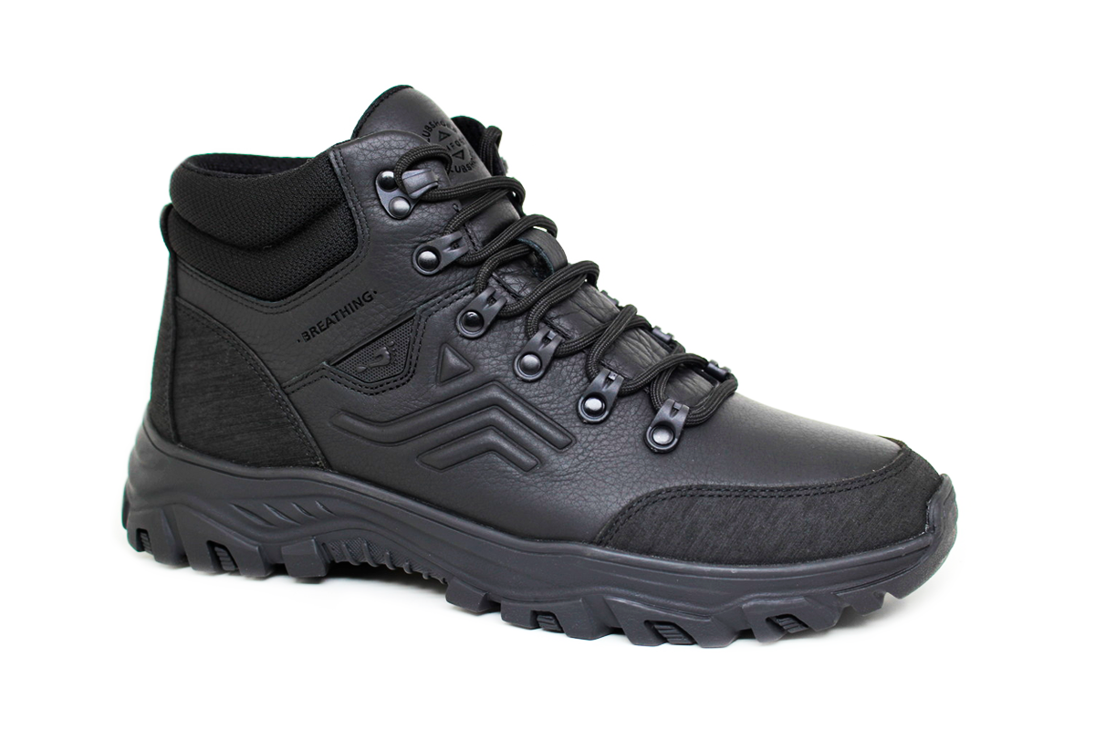 Чоловічі зимові черевики шкіряні Clubshoes чорний Shobs