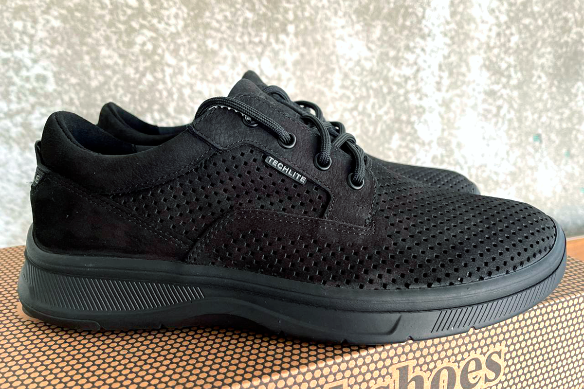 Чоловічі весняні шкіряні черевики Clubshoes чорний STN Light